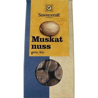 Muskatnuss ganz